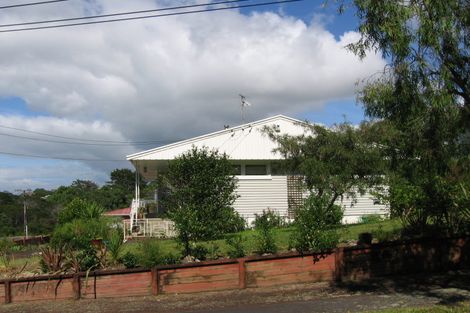 Photo of property in 15 Gill Crescent, Blockhouse Bay, Auckland, 0600