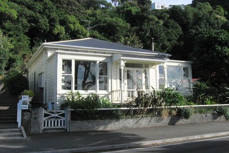 Photo of property in 373 Karaka Bay Road, Karaka Bays, Wellington, 6022