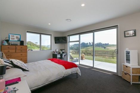 Photo of property in 652 Kelly Road, Lepperton, New Plymouth, 4373