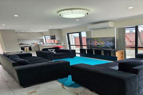 Photo of property in 83a Hutchinsons Road, Bucklands Beach, Auckland, 2014