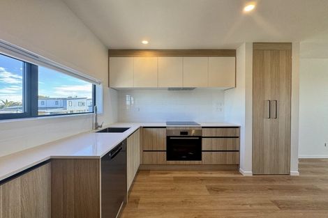 Photo of property in 4/506 Glenfield Road, Bayview, Auckland, 0629