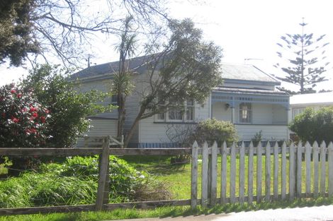 Photo of property in 13 Graham Street, Te Kopuru, 0391