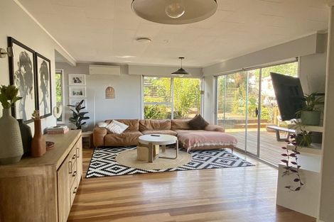 Photo of property in 14 Orton Street, Glenfield, Auckland, 0627