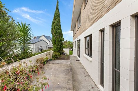 Photo of property in 44 Bradbury Road, Botany Downs, Auckland, 2010