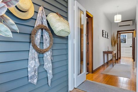 Photo of property in 257 Centaurus Road, Saint Martins, Christchurch, 8022