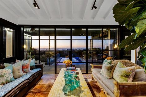 Photo of property in 120 Pendarves Street, New Plymouth, 4312