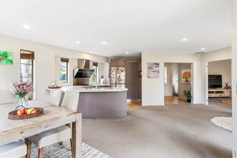 Photo of property in 5 George Deane Place, Greenhithe, Auckland, 0632