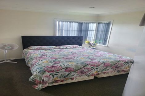 Photo of property in 18b Hollowout Street, Takanini, 2112