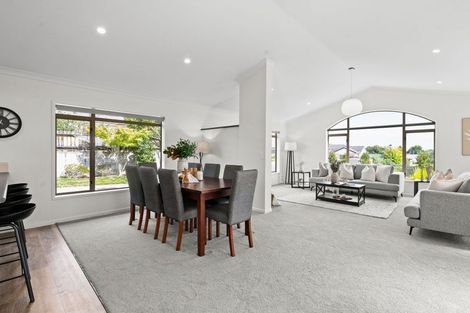 Photo of property in 122 Rototuna Road, Rototuna, Hamilton, 3210