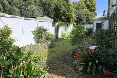 Photo of property in 2/14 Galloway Crescent, Farm Cove, Auckland, 2012