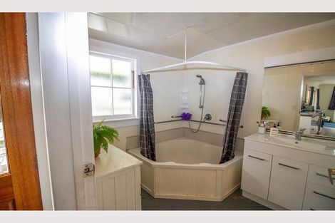 Photo of property in 30 Mount View Street, Raetihi, 4632