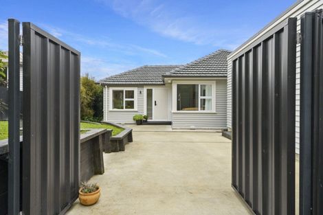 Photo of property in 27 Chester Road, Tawa, Wellington, 5028