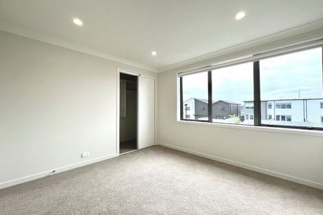 Photo of property in 10 Park Green Avenue, Rosehill, Papakura, 2113