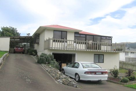 Photo of property in 14 Bartlett Grove, Tawa, Wellington, 5028