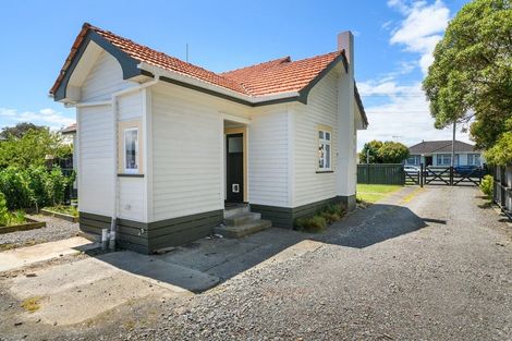 Photo of property in 42 Alexandra Street, Marton, 4710