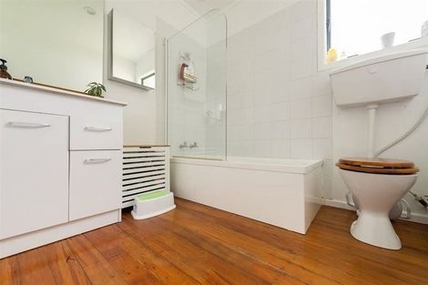 Photo of property in 24 Cedar Terrace, Stanmore Bay, Whangaparaoa, 0932