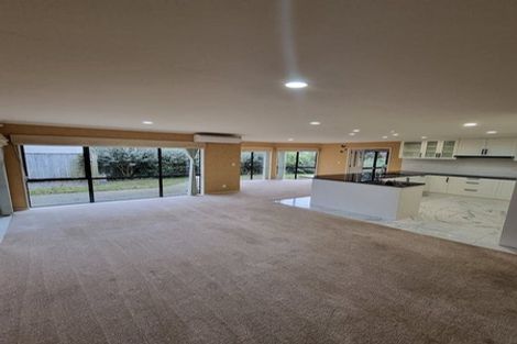 Photo of property in 3 Cricklade Terrace, Windsor Park, Auckland, 0632