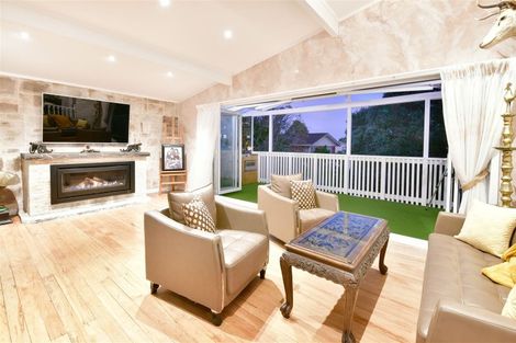 Photo of property in 76 Chivalry Road, Glenfield, Auckland, 0629