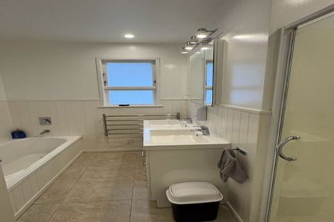 Photo of property in 62 La Rosa Street, Green Bay, Auckland, 0604