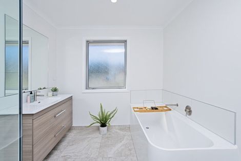 Photo of property in 92 Blairlogie Close, Otatara, Invercargill, 9879