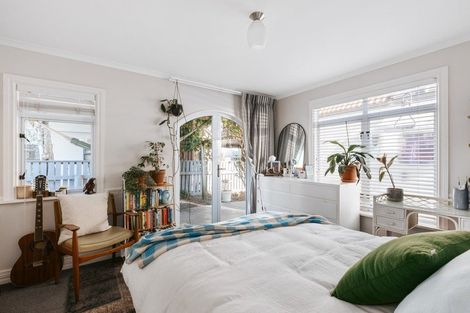 Photo of property in 50c Maunganui Road, Mount Maunganui, 3116