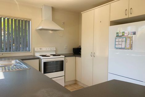 Photo of property in 72a Hepburn Road, Glendene, Auckland, 0602