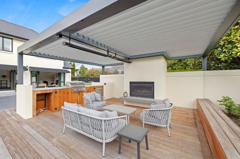 Photo of property in 51 Lewisham Park, St Albans, Christchurch, 8052