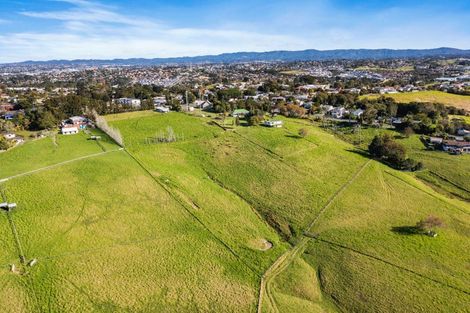 Photo of property in 76 Hobsonville Road, West Harbour, Auckland, 0618