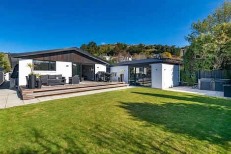 Photo of property in 2 Gunns Crescent, Cashmere, Christchurch, 8022