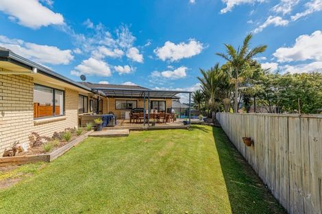 Photo of property in 12 Reybert Place, Massey, Auckland, 0614