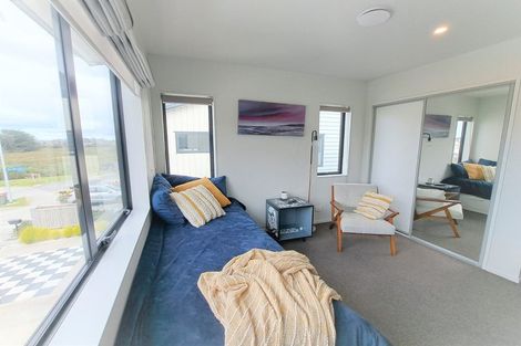 Photo of property in 80 Matawhanga Drive, Wattle Downs, Auckland, 2103