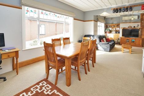 Photo of property in 84 Forest Lake Road, Forest Lake, Hamilton, 3200