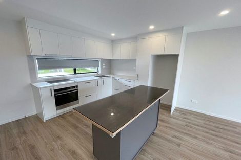 Photo of property in 2/8 Chivalry Road, Glenfield, Auckland, 0629