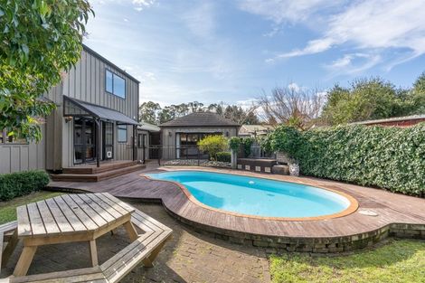 Photo of property in 92 Glen Lynne Avenue, Queenwood, Hamilton, 3210