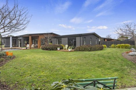 Photo of property in 7 Westpark Boulevard, Rangiora, 7400