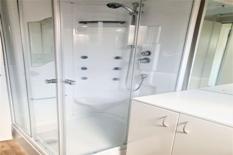 Photo of property in 2 Bellringer Road, Massey, Auckland, 0614