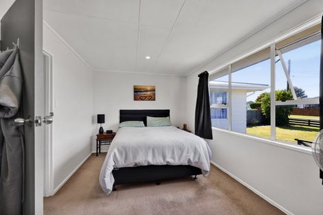 Photo of property in 17 Suther Street, Waverley, 4510