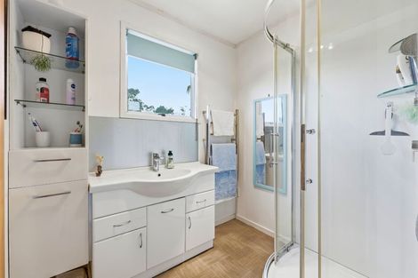 Photo of property in 74 Reynella Drive, Massey, Auckland, 0614