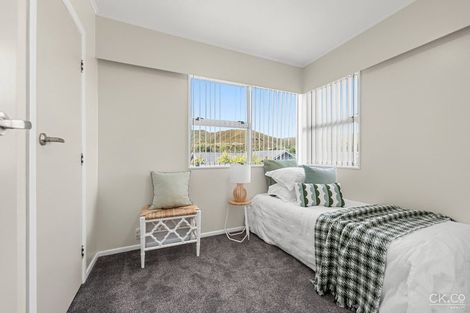 Photo of property in 5 Ferretti Grove, Avalon, Lower Hutt, 5011