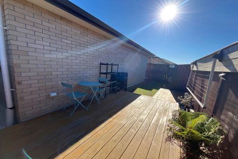 Photo of property in 12 Silver Beech Street, Takanini, 2110