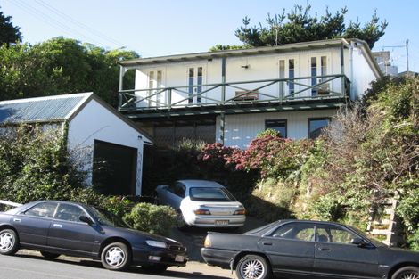 Photo of property in 176 Newlands Road, Newlands, Wellington, 6037