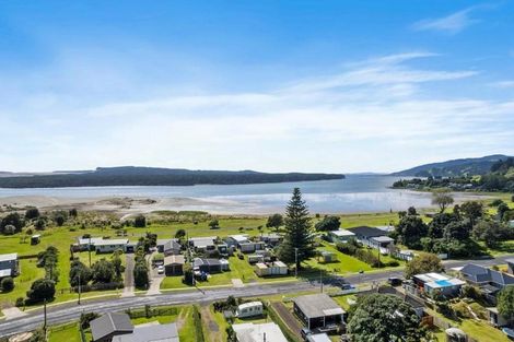 Photo of property in 130 Maunsell Road, Port Waikato, 2695