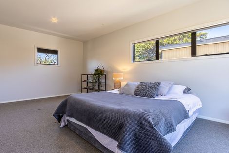 Photo of property in 35 Seagrass Place, Otaki Beach, Otaki, 5512