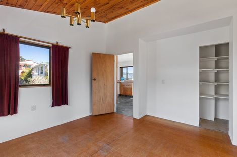 Photo of property in 5 Kinloch Place, Papakowhai, Porirua, 5024