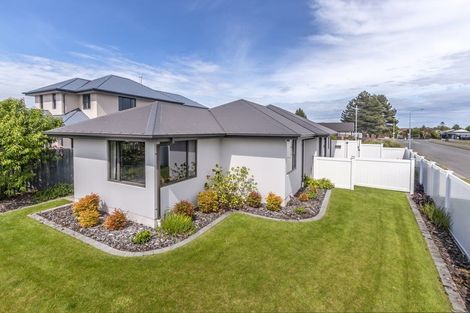 Photo of property in 10 Radiata Avenue, Parklands, Christchurch, 8083