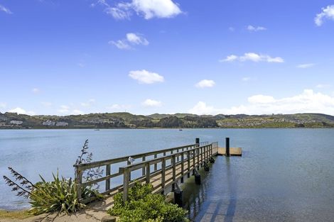 Photo of property in 7 Gloaming Hill, Titahi Bay, Porirua, 5022