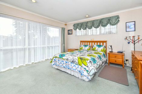 Photo of property in 83 Rushgreen Avenue, Pahurehure, Papakura, 2113