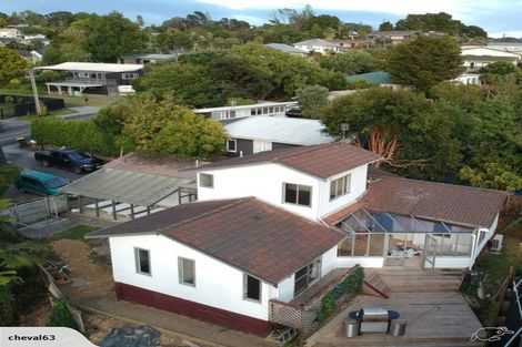 Photo of property in 20 De Val Drive, Titirangi, Auckland, 0604