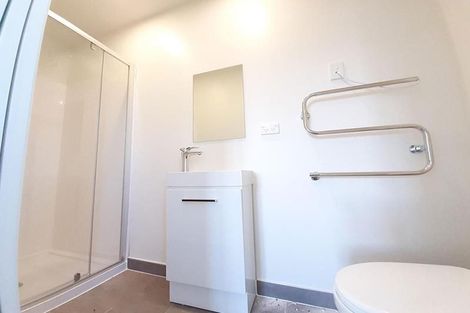 Photo of property in 24 Inglis Street, Birkenhead, Auckland, 0626