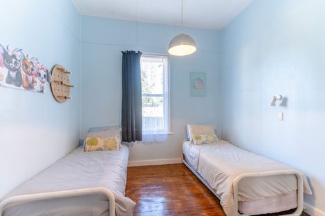 Photo of property in 52 Kirk Street, Otaki, 5512